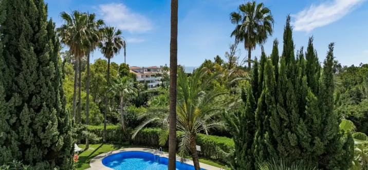 Short-term rent of middle floor apartment in The Golden Mile 0