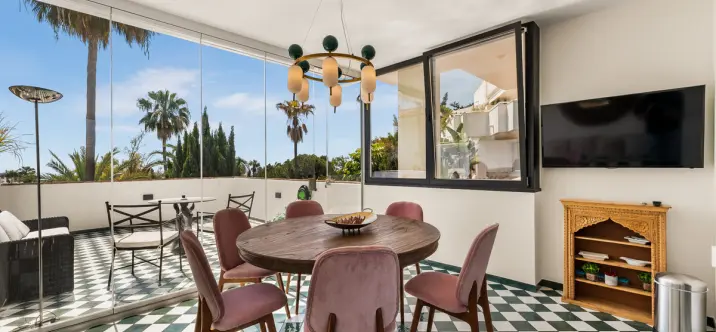 Short-term rent of middle floor apartment in The Golden Mile 1