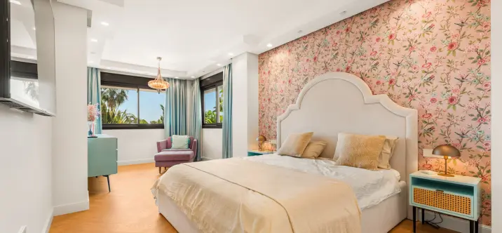 Short-term rent of middle floor apartment in The Golden Mile 4