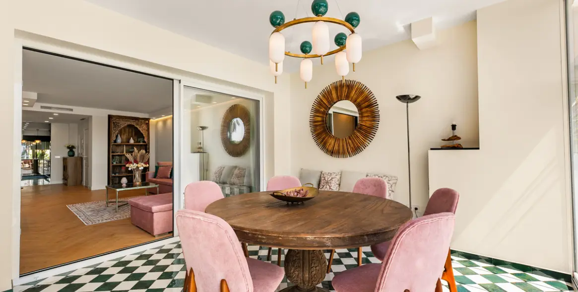 Short-term rent of middle floor apartment in The Golden Mile 7