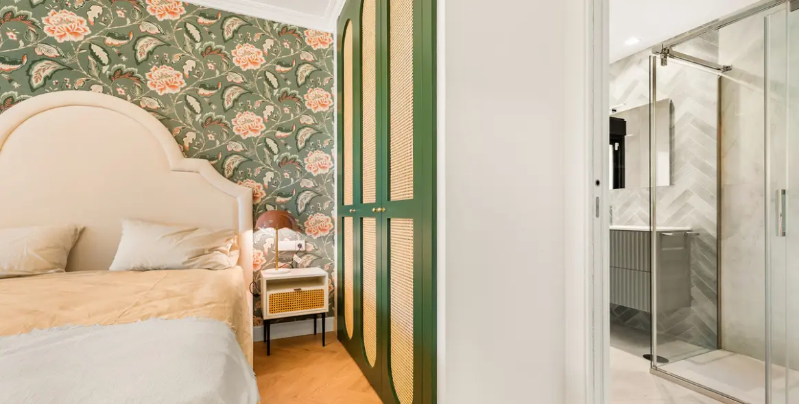 Short-term rent of middle floor apartment in The Golden Mile 17
