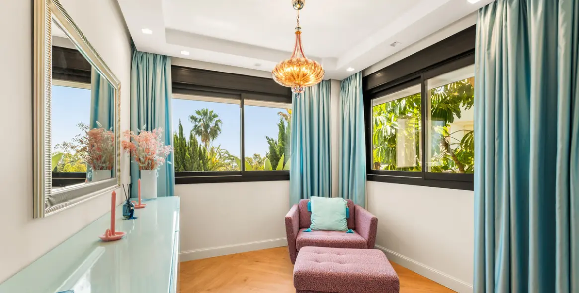 Short-term rent of middle floor apartment in The Golden Mile 22