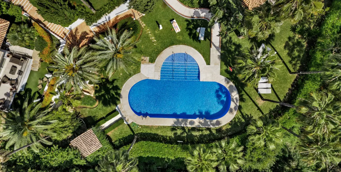 Short-term rent of middle floor apartment in The Golden Mile 34