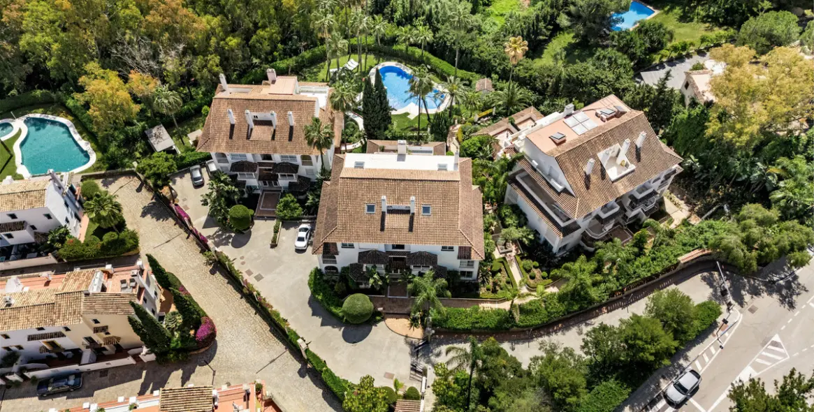 Short-term rent of middle floor apartment in The Golden Mile 36