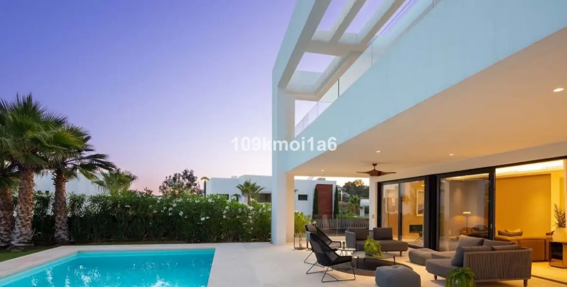 Long-term rent of detached villa in Nueva Andalucía 4