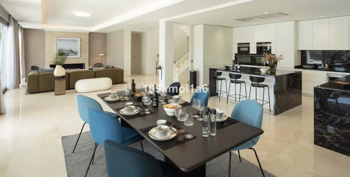 Long-term rent of detached villa in Nueva Andalucía 7