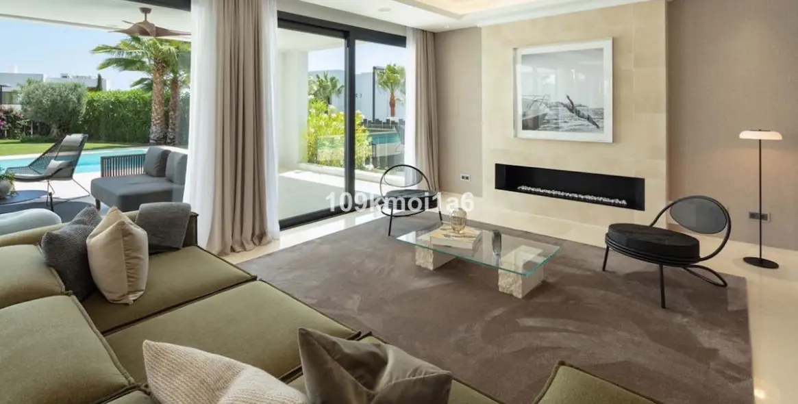 Long-term rent of detached villa in Nueva Andalucía 11