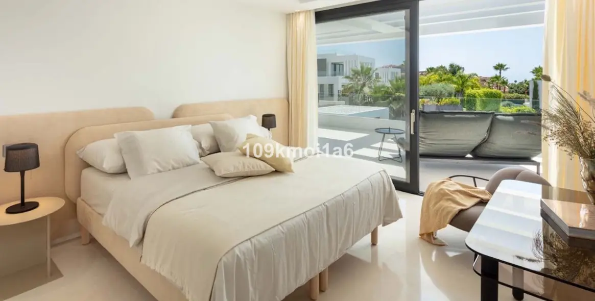 Long-term rent of detached villa in Nueva Andalucía 12