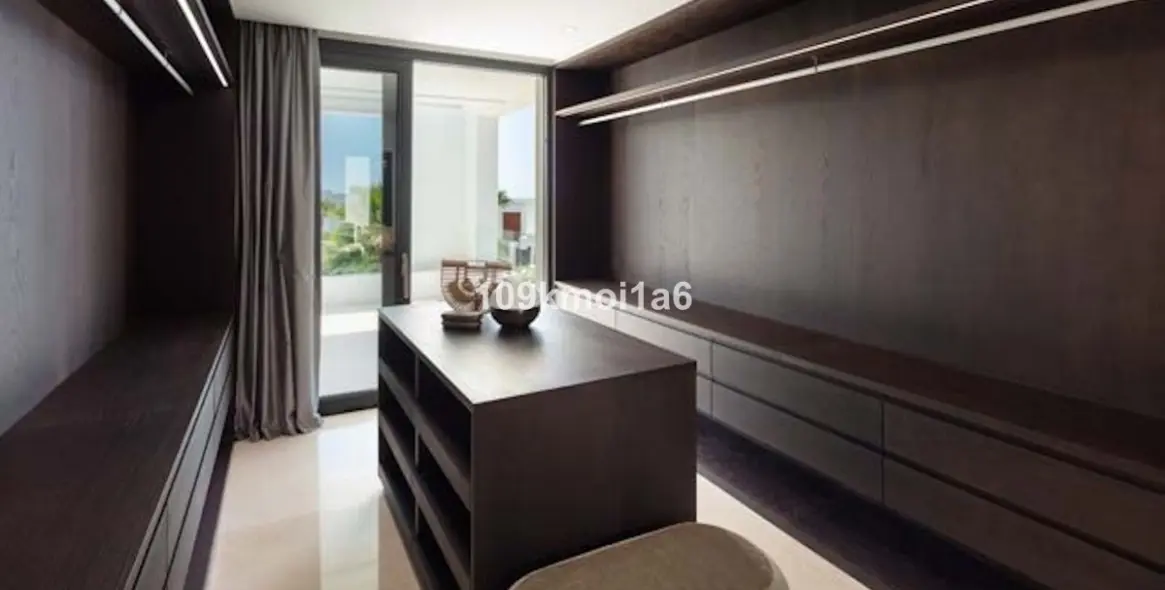 Long-term rent of detached villa in Nueva Andalucía 16