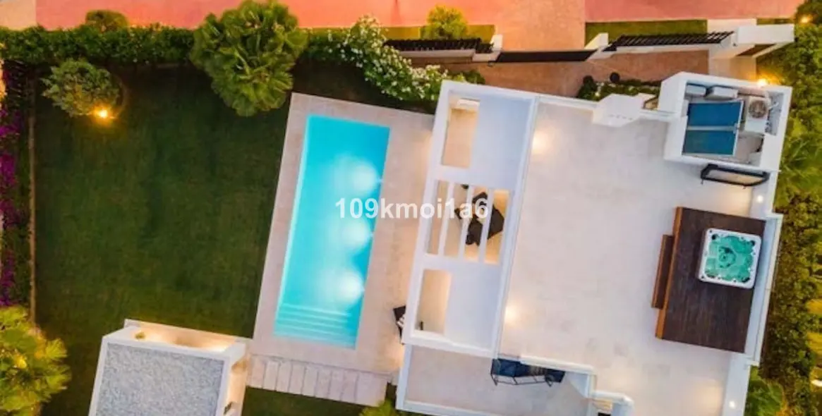 Long-term rent of detached villa in Nueva Andalucía 32