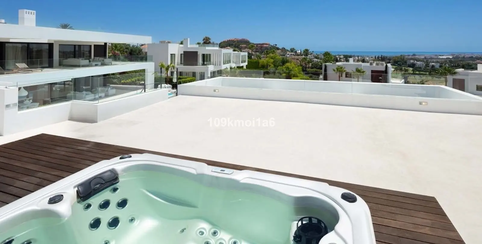 Sale of detached villa in Nueva Andalucía 18