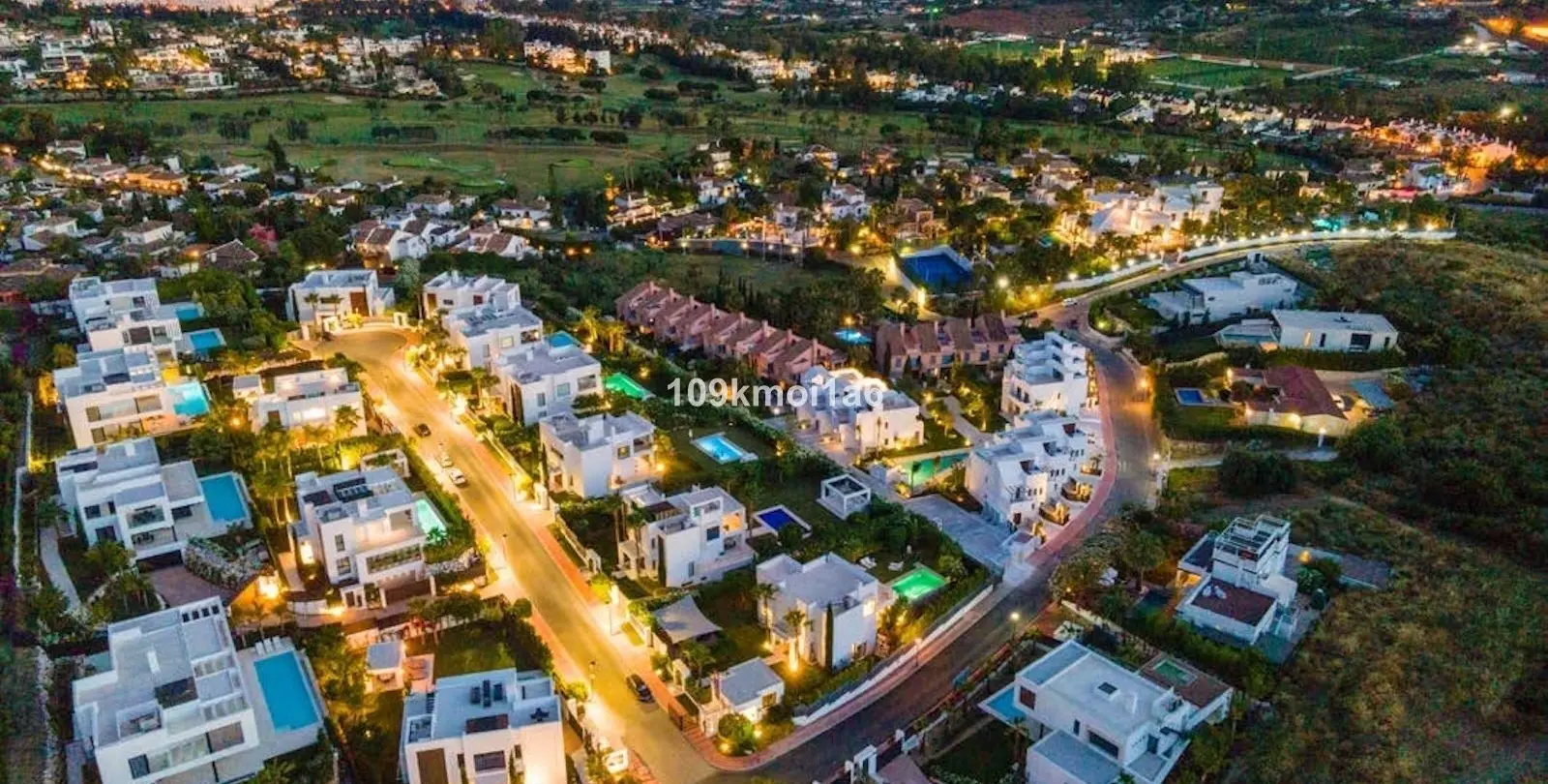 Sale of detached villa in Nueva Andalucía 29