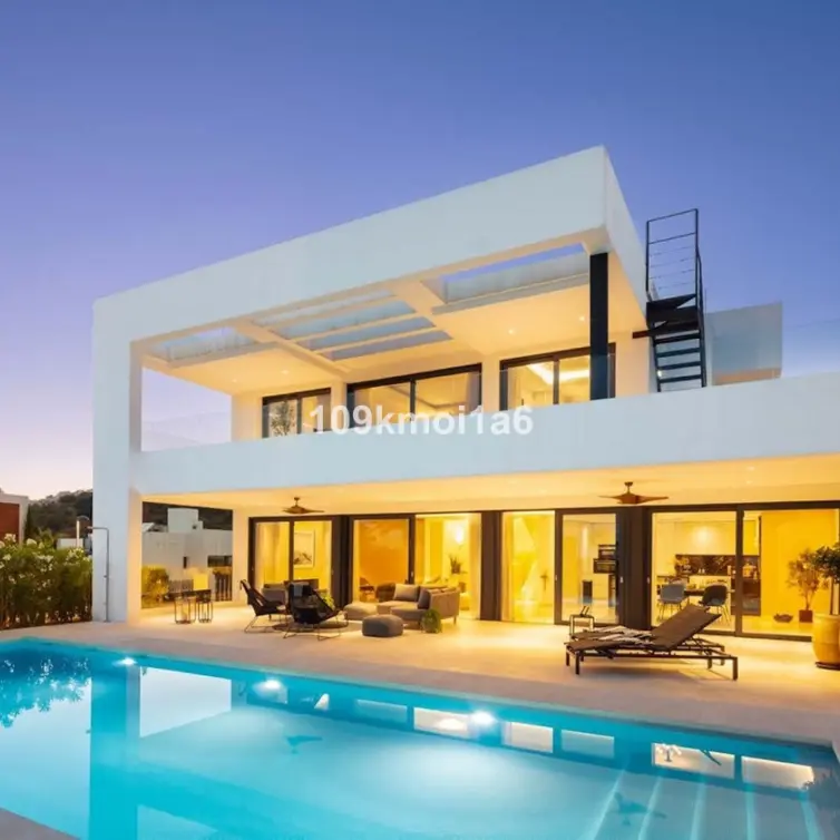 Venta de villa independiente en Nueva Andalucía