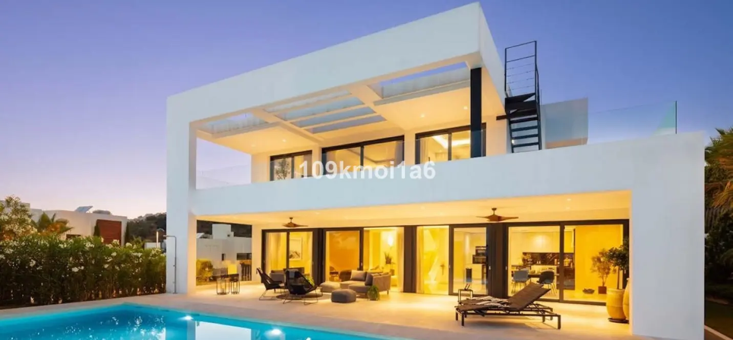 Venta de villa independiente en Nueva Andalucía 2