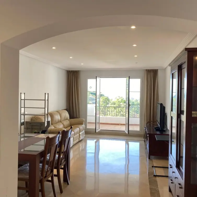 Sale of middle floor apartment in Los Arqueros