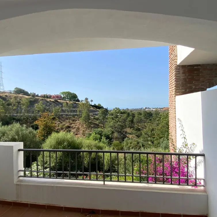Sale of middle floor apartment in Los Arqueros
