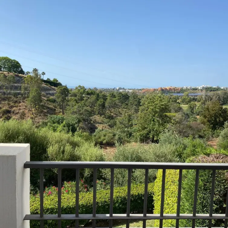 Sale of middle floor apartment in Los Arqueros