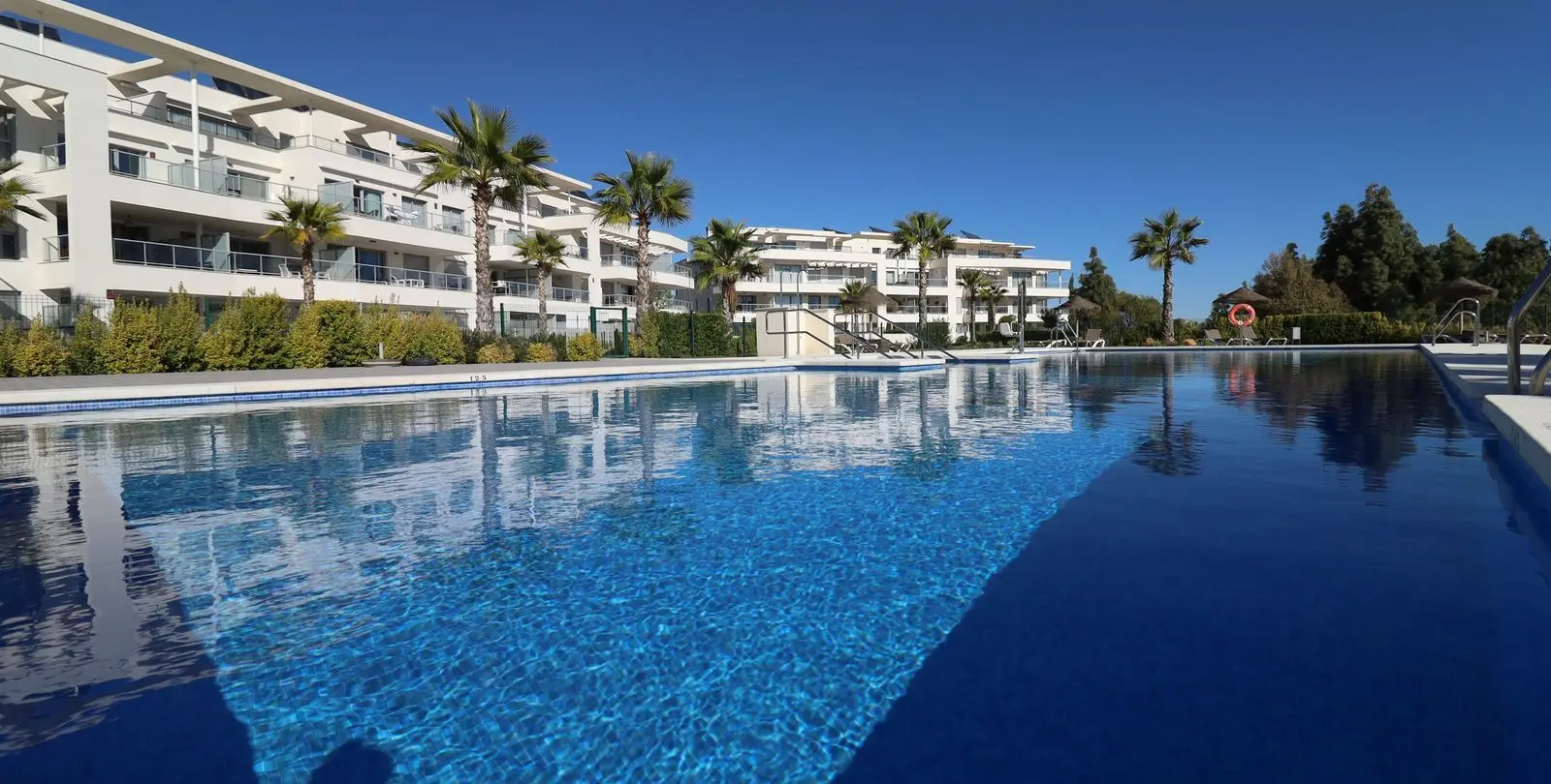 Venta de apartamento en planta media en El Chaparral 1