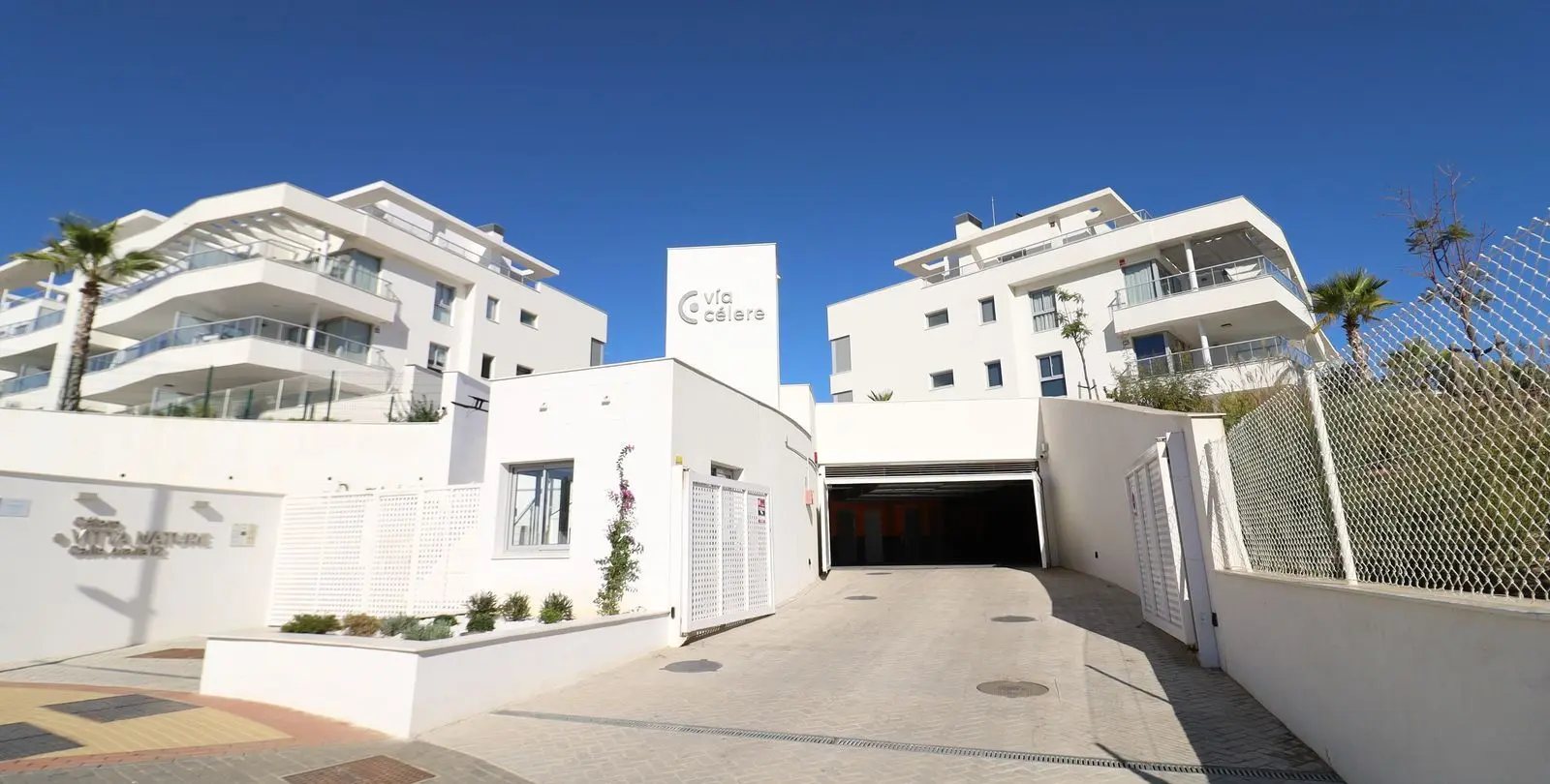 Venta de apartamento en planta media en El Chaparral 3