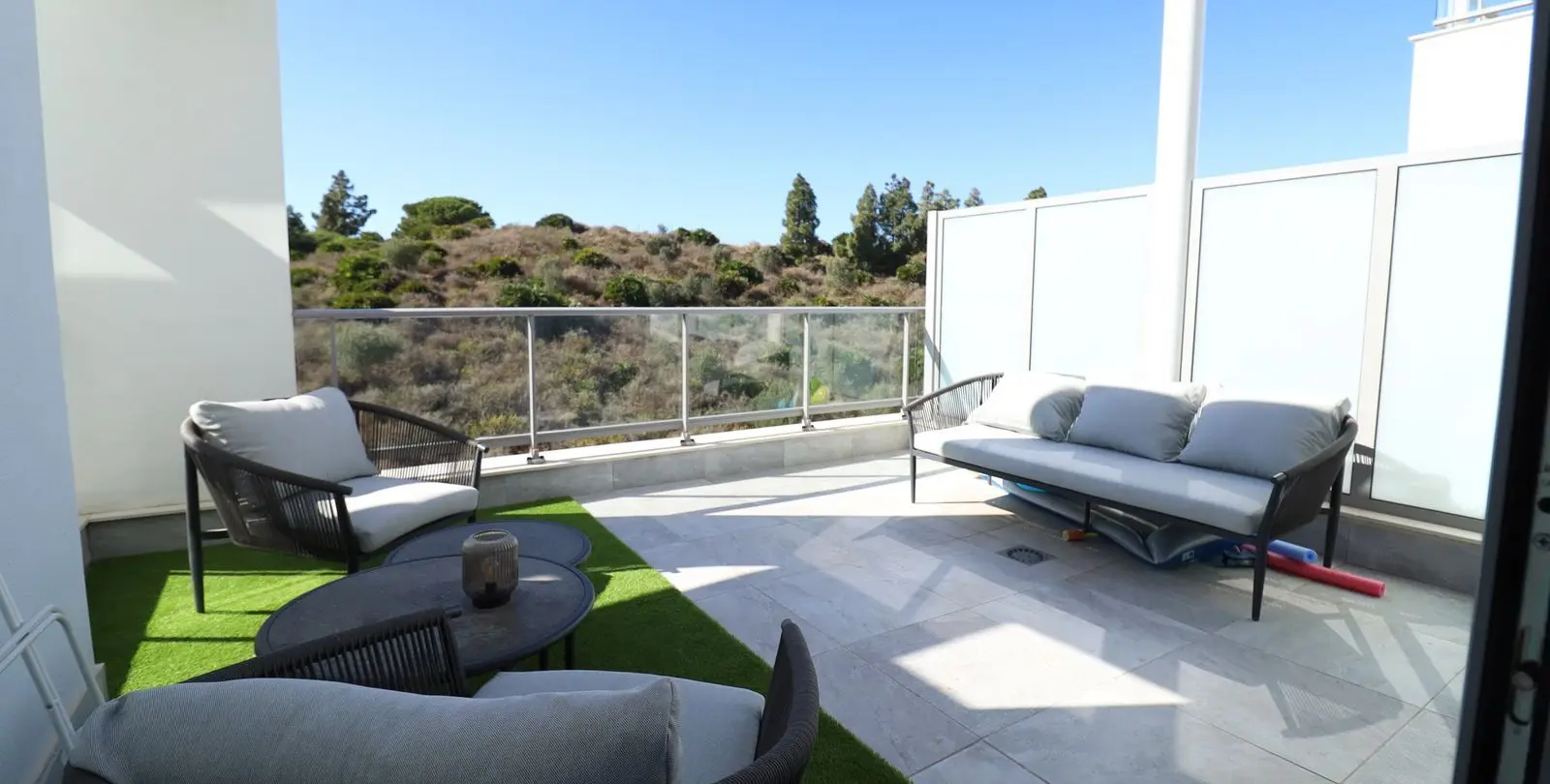 Venta de apartamento en planta media en El Chaparral 5