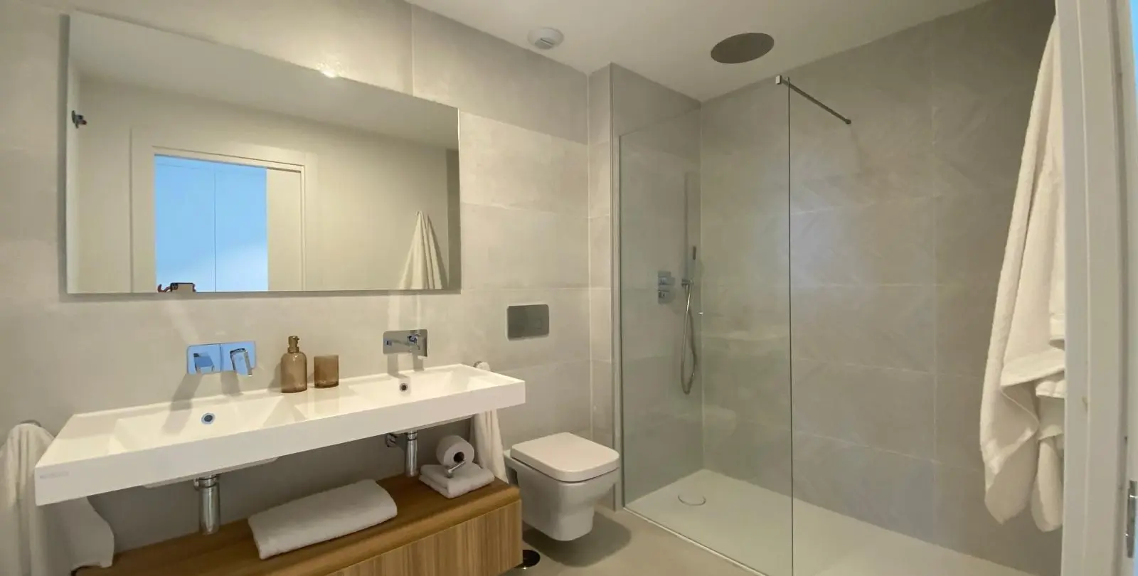 Venta de apartamento en planta media en El Chaparral 20