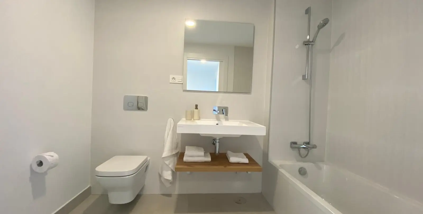 Venta de apartamento en planta media en El Chaparral 21
