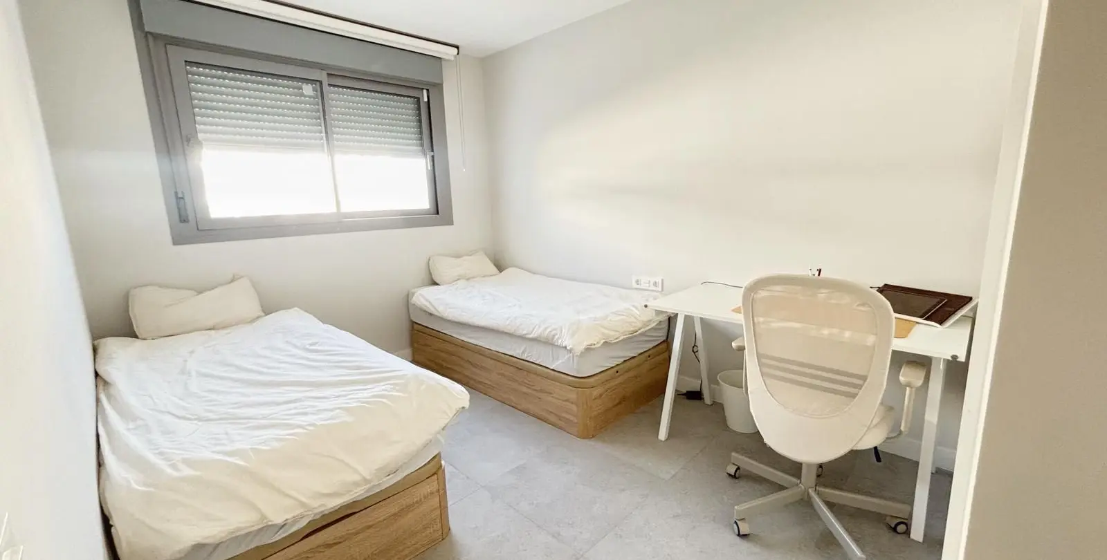 Venta de apartamento en planta media en El Chaparral 22