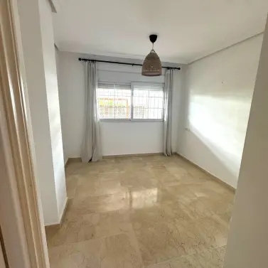 Продажа апартаментов на среднем этаже в The Golden Mile