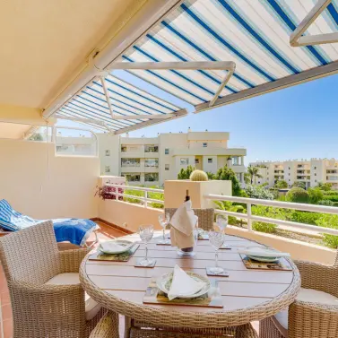Sale of middle floor apartment in El Chaparral