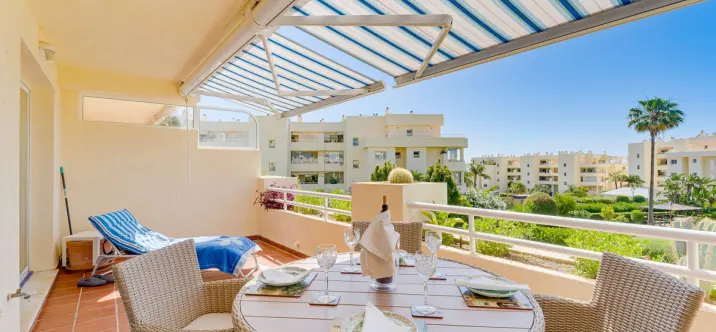 Sale of middle floor apartment in El Chaparral 3