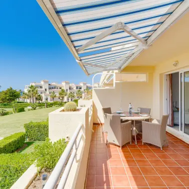 Sale of middle floor apartment in El Chaparral