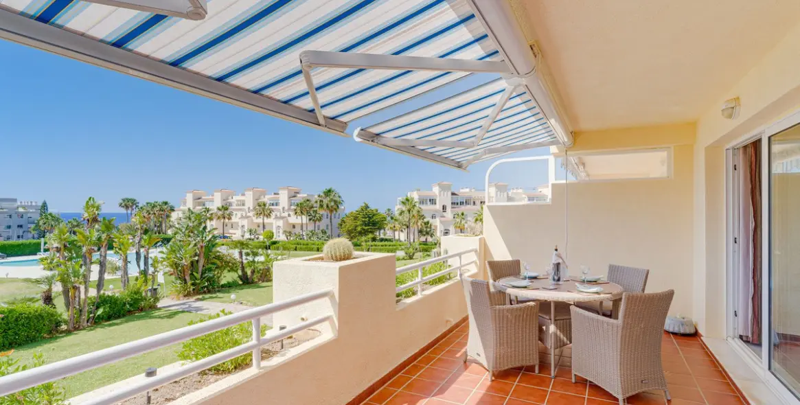 Sale of middle floor apartment in El Chaparral 6