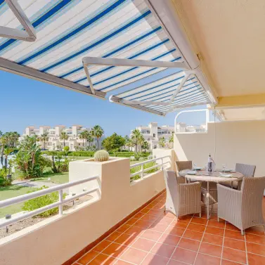 Sale of middle floor apartment in El Chaparral