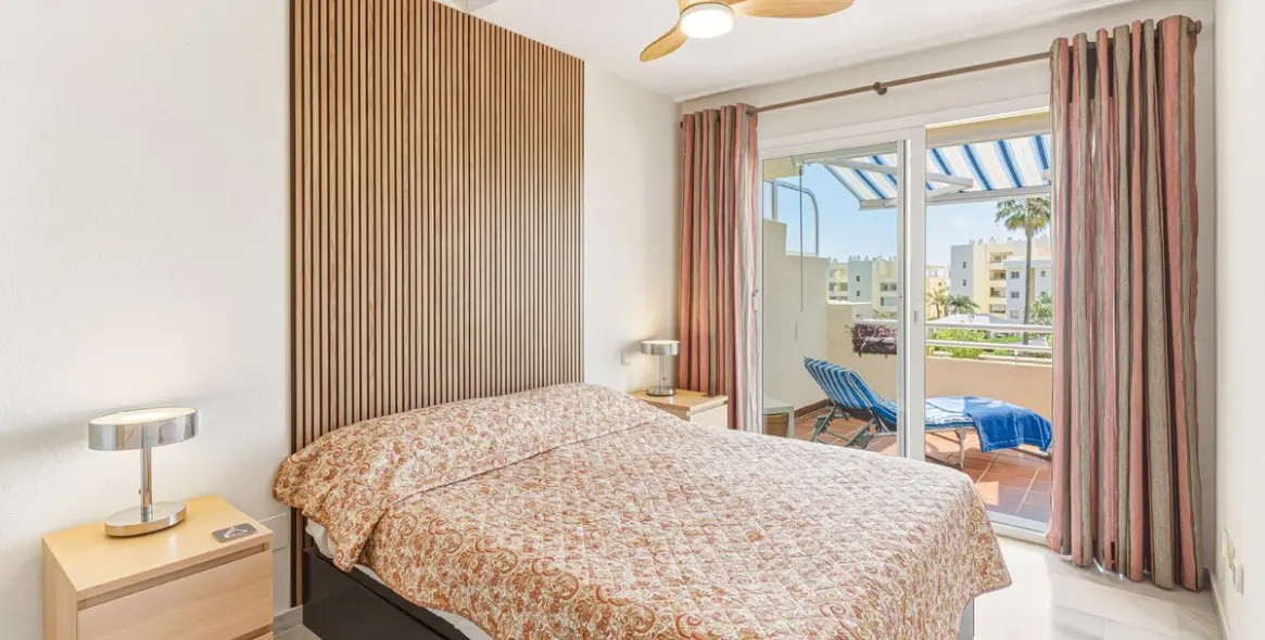 Sale of middle floor apartment in El Chaparral 15