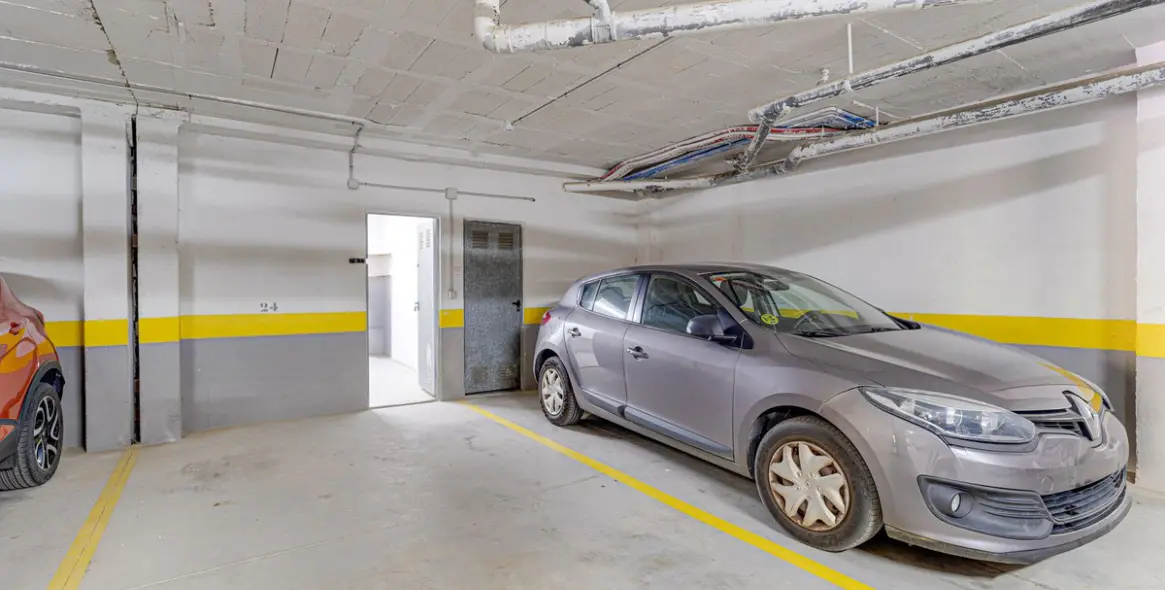 Sale of middle floor apartment in El Chaparral 29