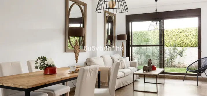 Venta de apartamento en planta baja en Estepona 1