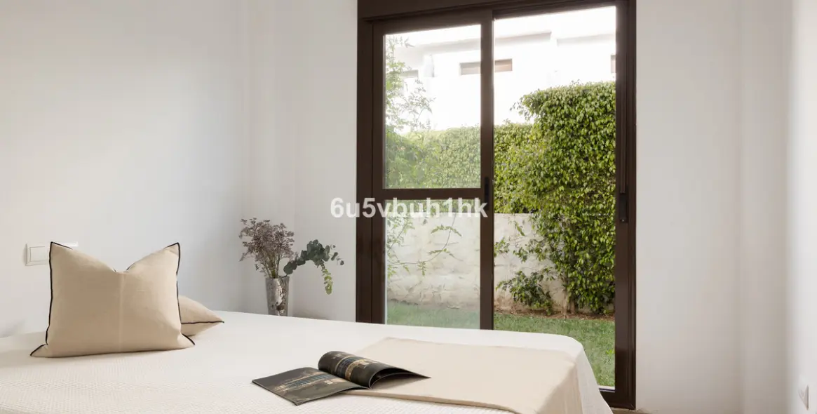 Sale of ground floor apartment in Estepona 8