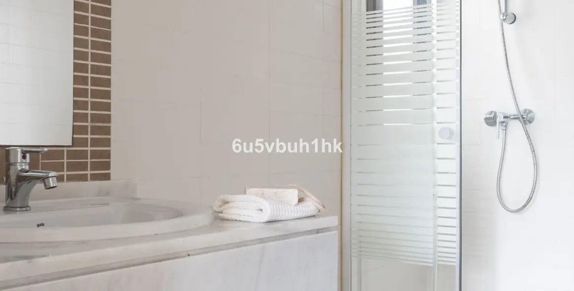 Sale of ground floor apartment in Estepona 15
