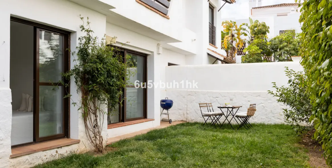 Sale of ground floor apartment in Estepona 20