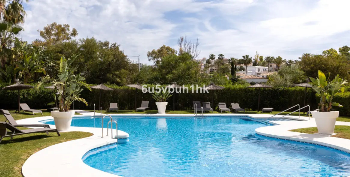 Sale of ground floor apartment in Estepona 24