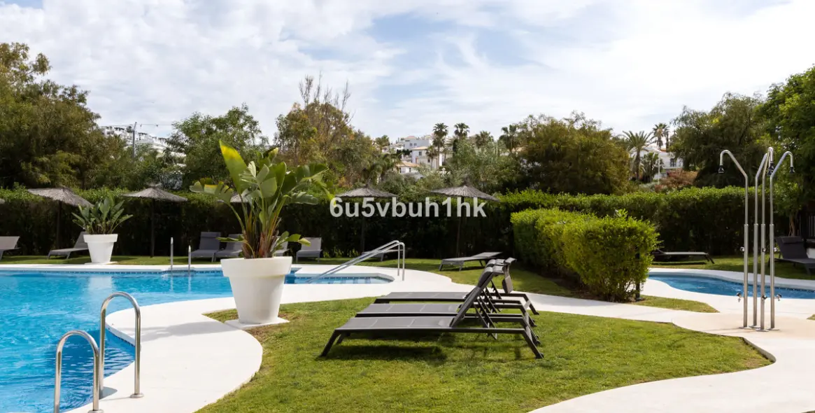 Sale of ground floor apartment in Estepona 25