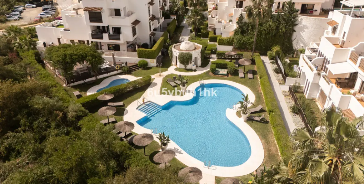 Sale of ground floor apartment in Estepona 27