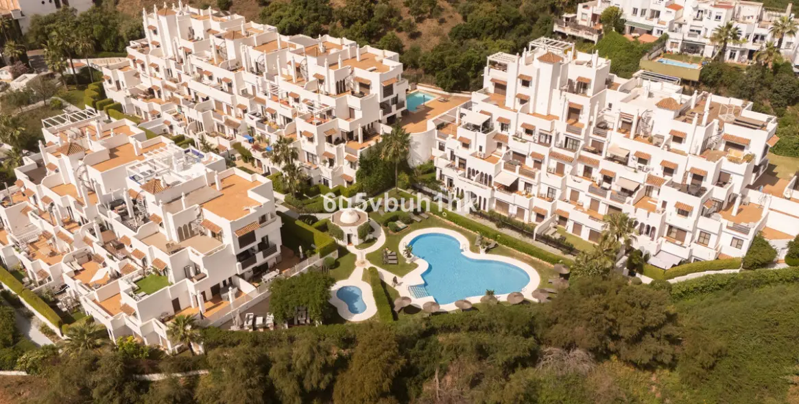 Sale of ground floor apartment in Estepona 29