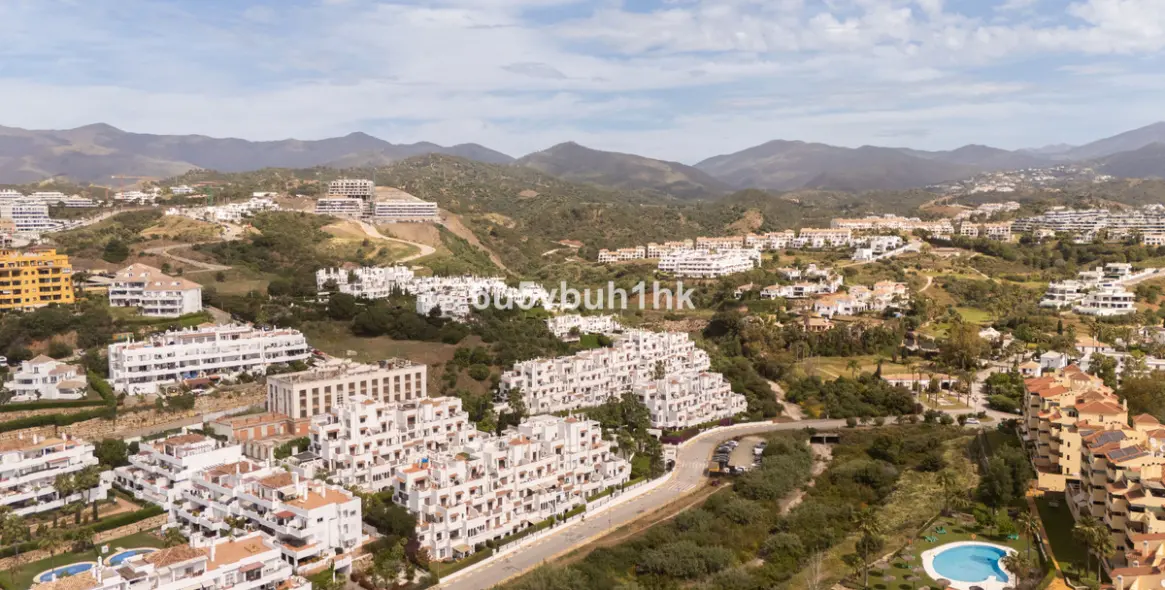 Sale of ground floor apartment in Estepona 30