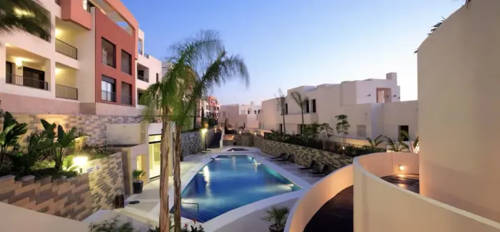 Продажа апартаментов на среднем этаже в Altos de los Monteros 0