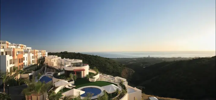 Продажа апартаментов на среднем этаже в Altos de los Monteros 1