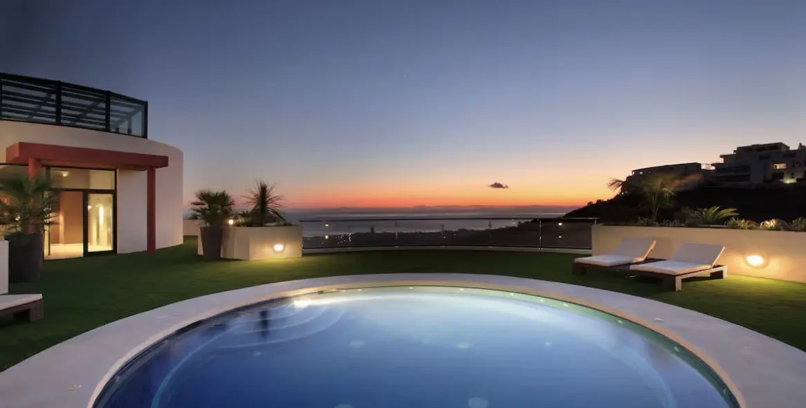 Продажа апартаментов на среднем этаже в Altos de los Monteros 3