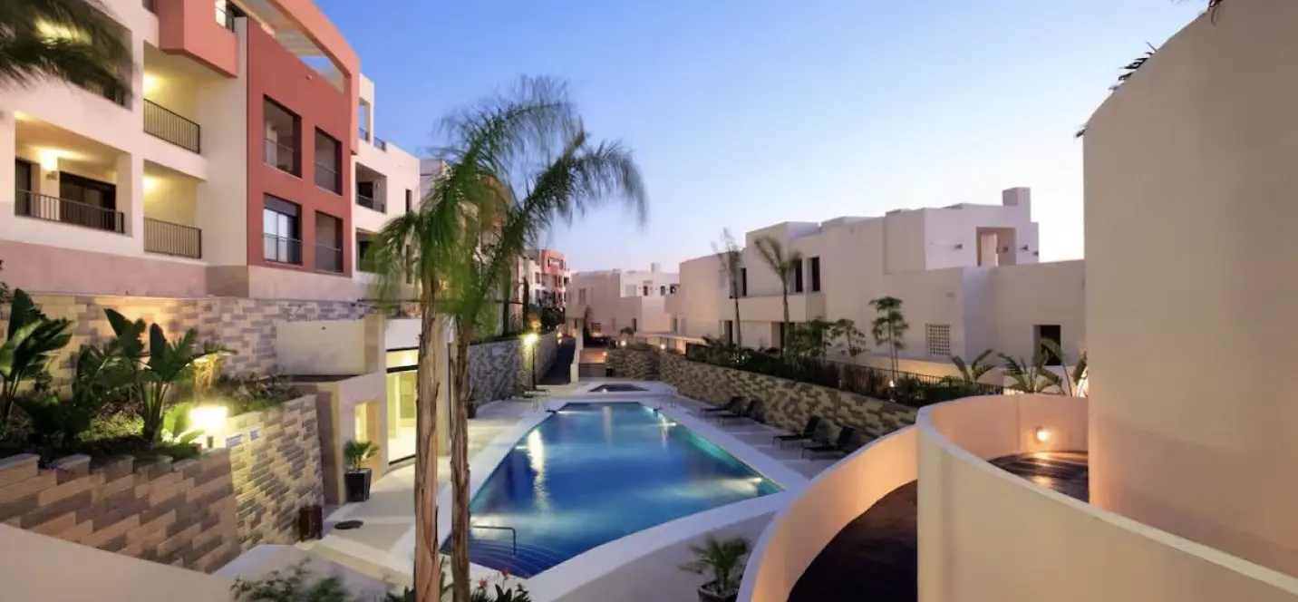 Sale of middle floor apartment in Altos de los Monteros 0