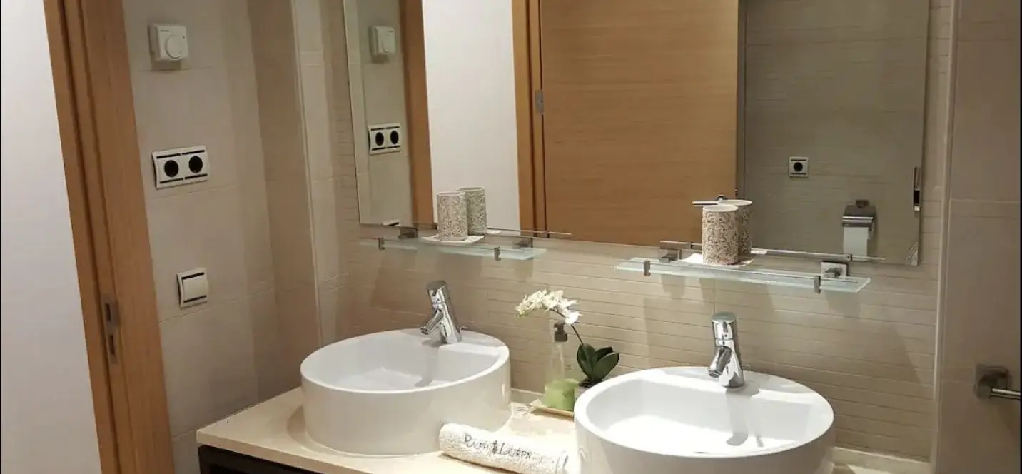 Sale of middle floor apartment in Altos de los Monteros 3