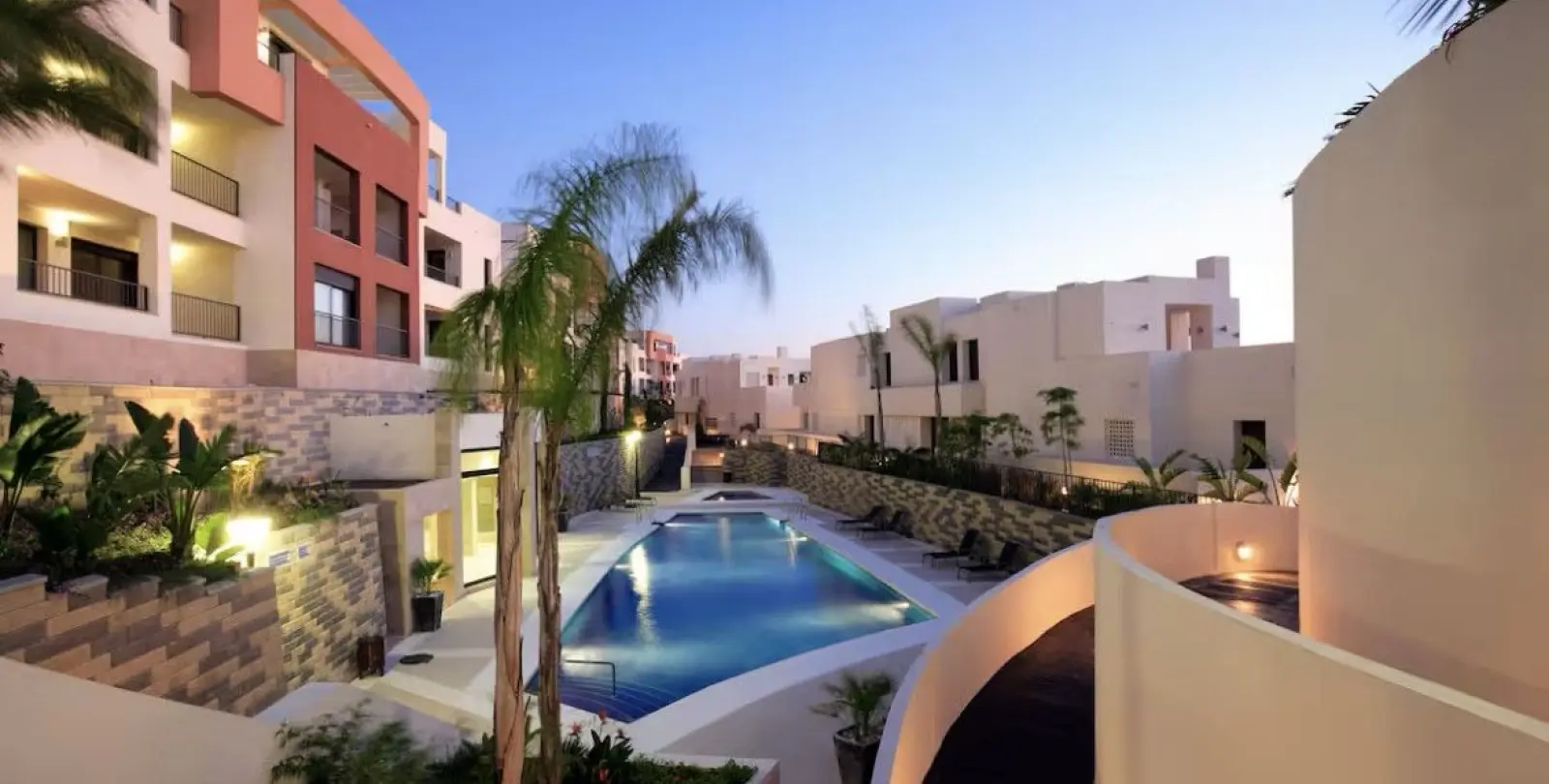 Продажа апартаментов на среднем этаже в Altos de los Monteros 12